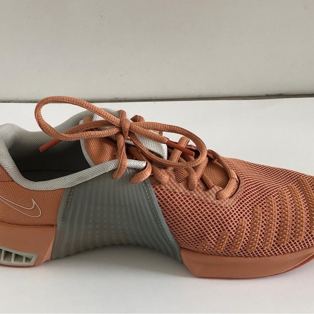 Nike Metcon Peach and Gray Athletic Shoe